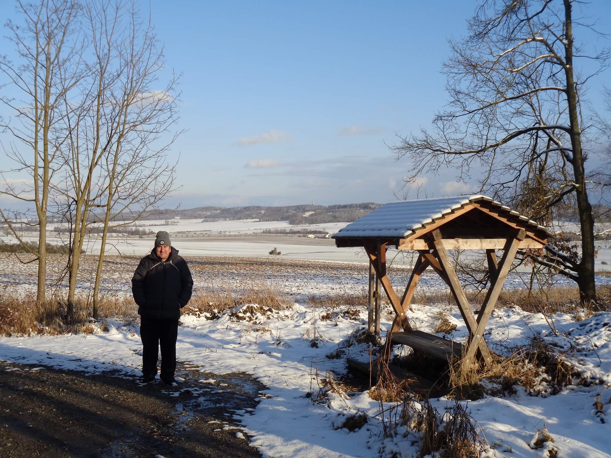 Pod Pekelným kopcem (v pozadí Slavice a Klučovská hora